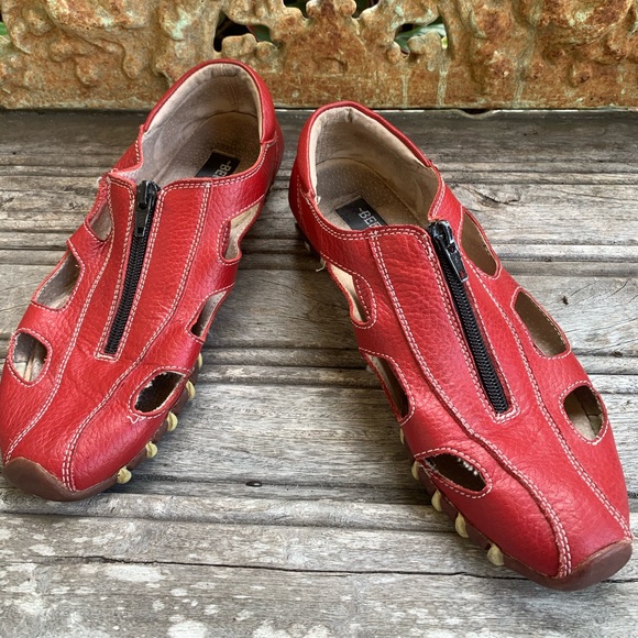 Bernie Mev red hot shoes!! - Picture 1 of 8